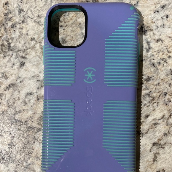 iPhone 11 purple speck case - Picture 1 of 2